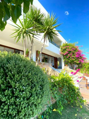 Beach house set in a beautiful bay